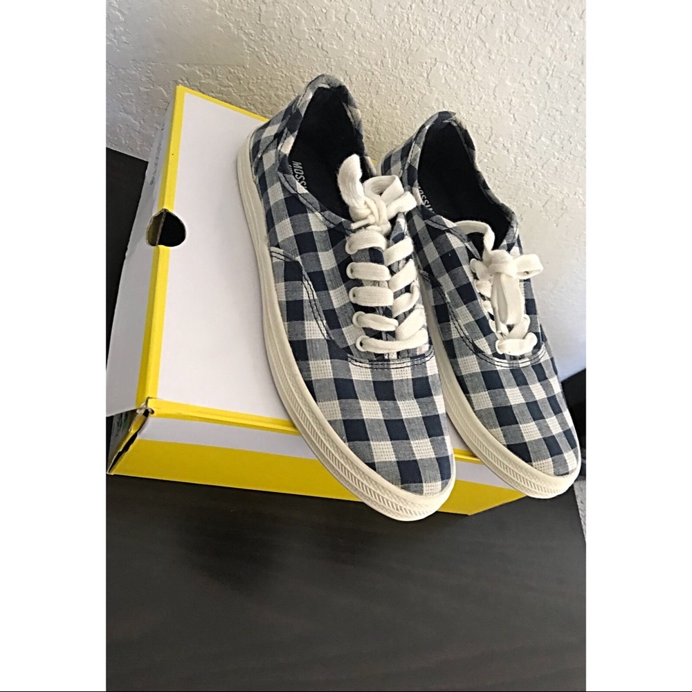 Mossimo Shoes size 6 women